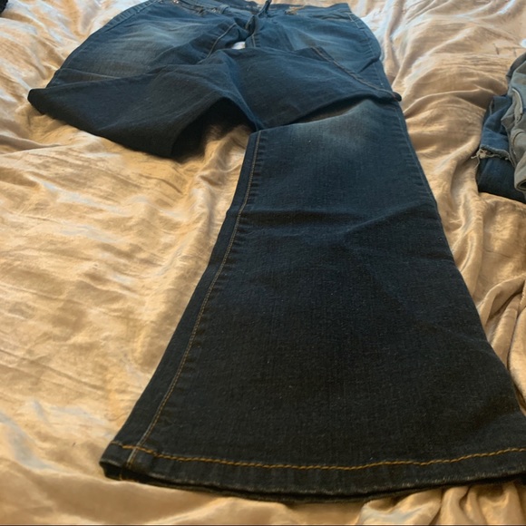 ✨New! 7 For All Mankind flared jeans - never worn✨ - Picture 6 of 14